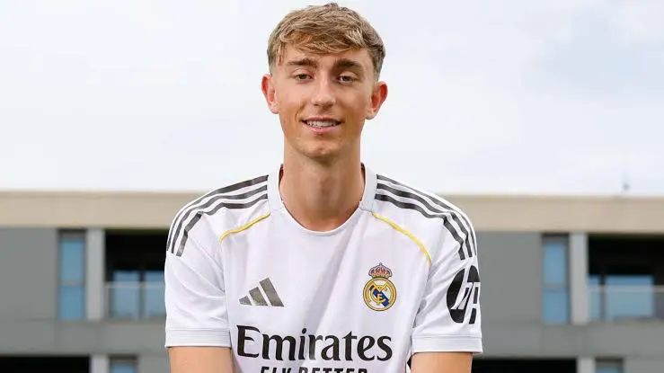 ريال مدريد يتحدى الحكم: استئناف على طرد هويسن أمام سوسيداد في الليجا